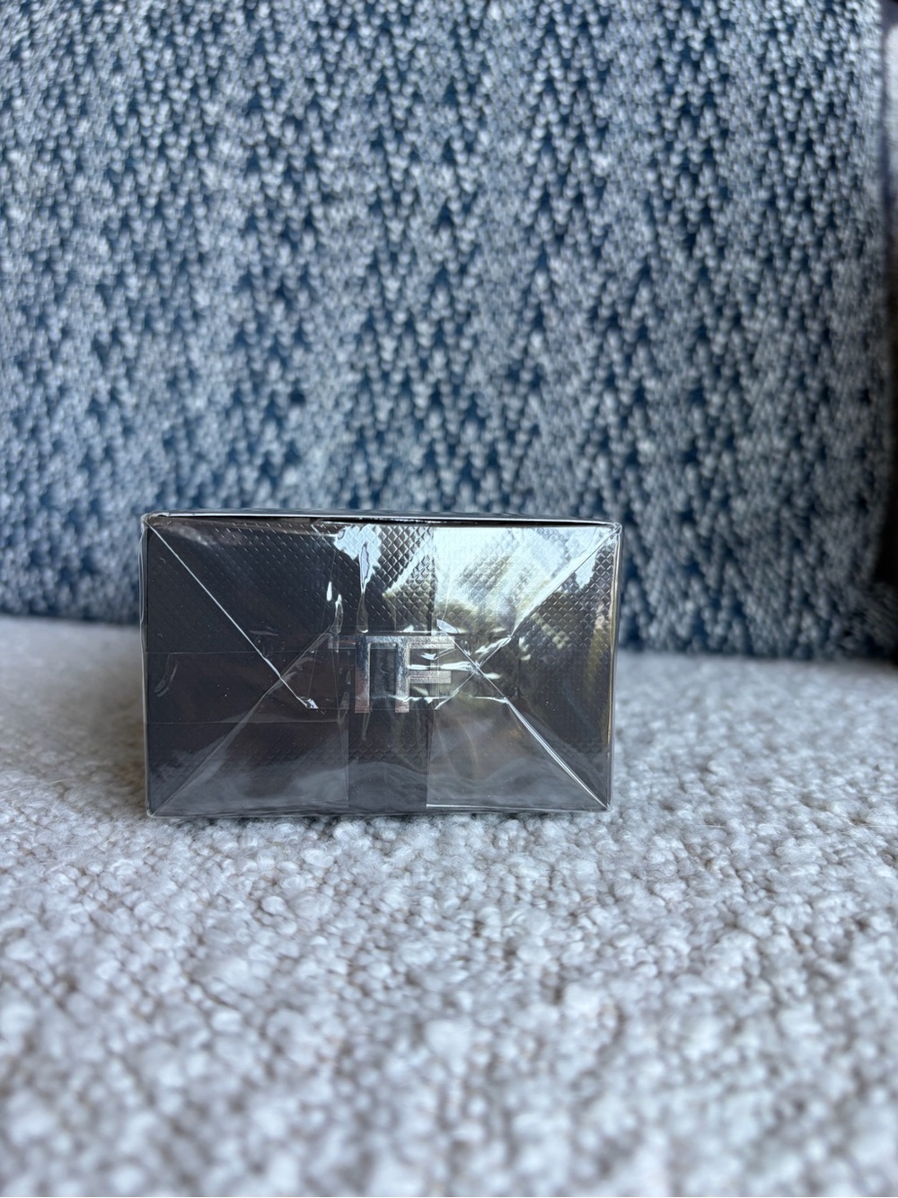 Tom Ford Oud Wood Hand & Body Wash - Picture 6 of 7